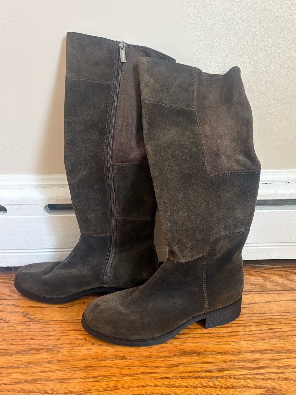 New Bandolino Women's Tall Suede Zip Up Boots Dark Brown Mocha Size 7